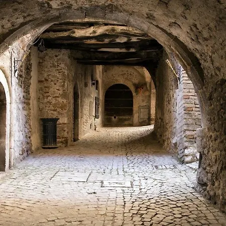 La Bifora E Le Lune Vico Sotto Gli Archi 5