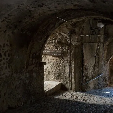 La Bifora E Le Lune Vico Sotto Gli Archi 5 *