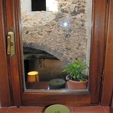 La Bifora E Le Lune Vico Sotto Gli Archi 5 Bed and Breakfast Santo Stefano Di Sessanio