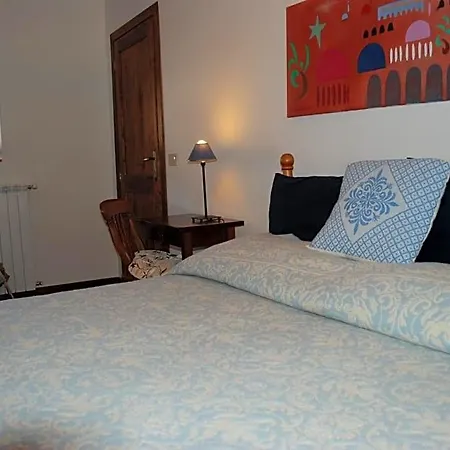 La Bifora E Le Lune Vico Sotto Gli Archi 5 Bed and Breakfast 3*