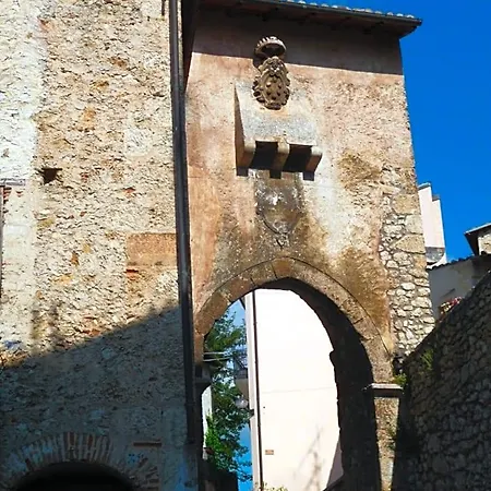 La Bifora E Le Lune Vico Sotto Gli Archi 5 Bed and Breakfast