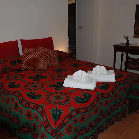 ベッド・アンド・ブレックファスト La Bifora E Le Lune Vico Sotto Gli Archi 5 サント・ステーファノ・ディ・セッサーニオ