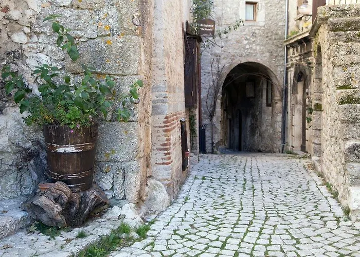 Oda ve Kahvaltı La Bifora E Le Lune Vico Sotto Gli Archi 5