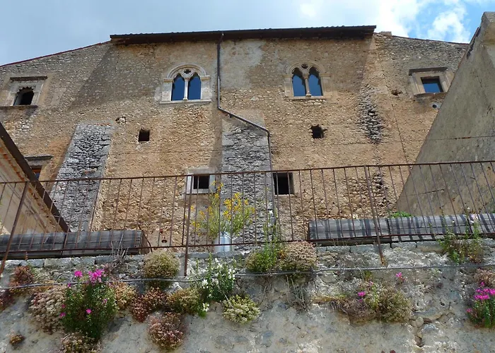 La Bifora E Le Lune Vico Sotto Gli Archi 5 לינה וארוחת בוקר 3*